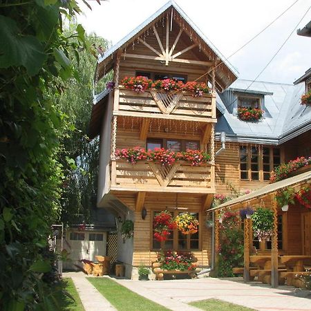 Pension Crizantema Vatra Moldoviţei Екстериор снимка