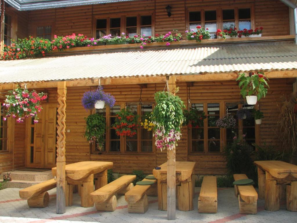 Pension Crizantema Vatra Moldoviţei Екстериор снимка